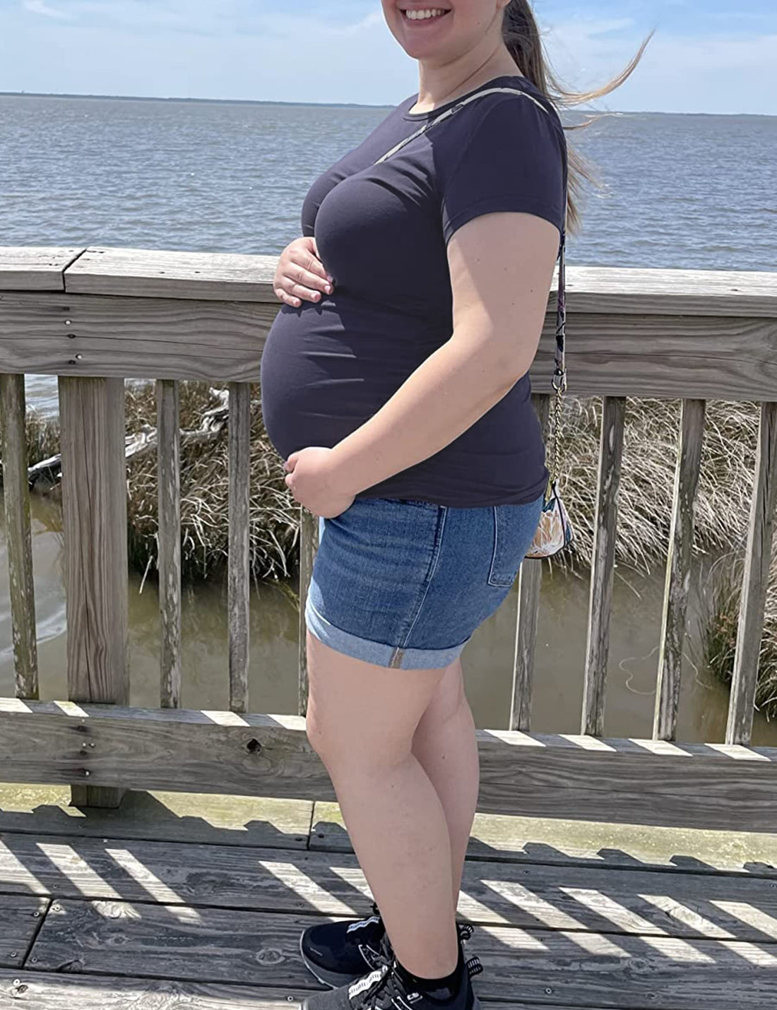 Peauty White Maternity Tops  for Women Side Ruched T Shirts